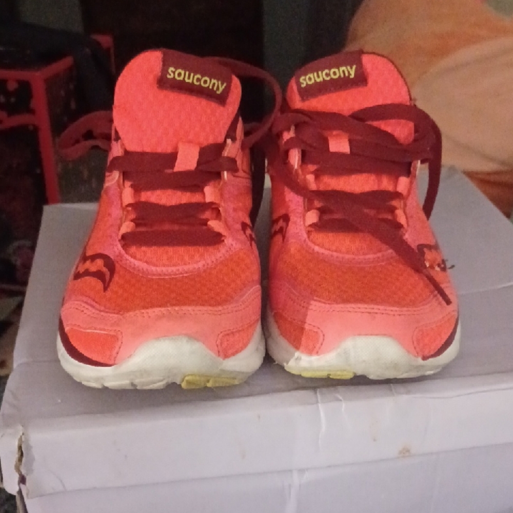 Saucony Orange Sneakers sz 7